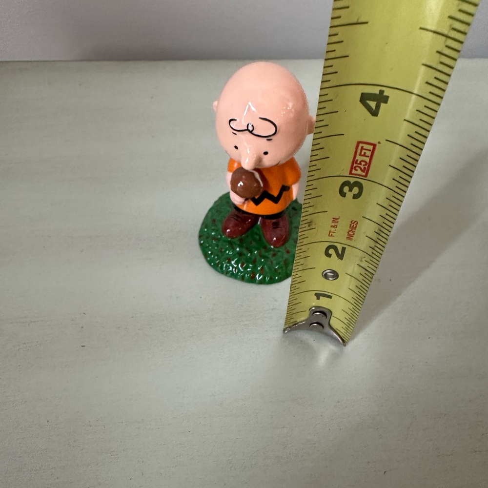 Department 56 halloween peanuts Charlie Brown with candy apple figurine - Picture 5 of 6
